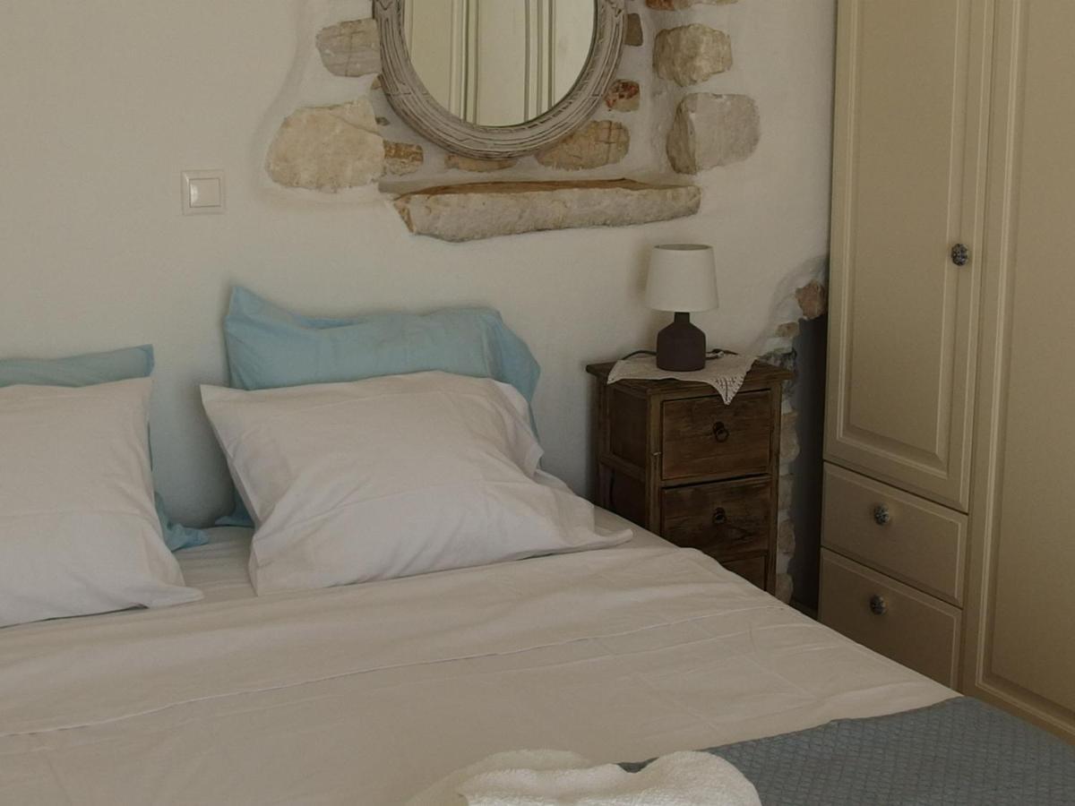 אמבלאס Villa Petradi מראה חיצוני תמונה