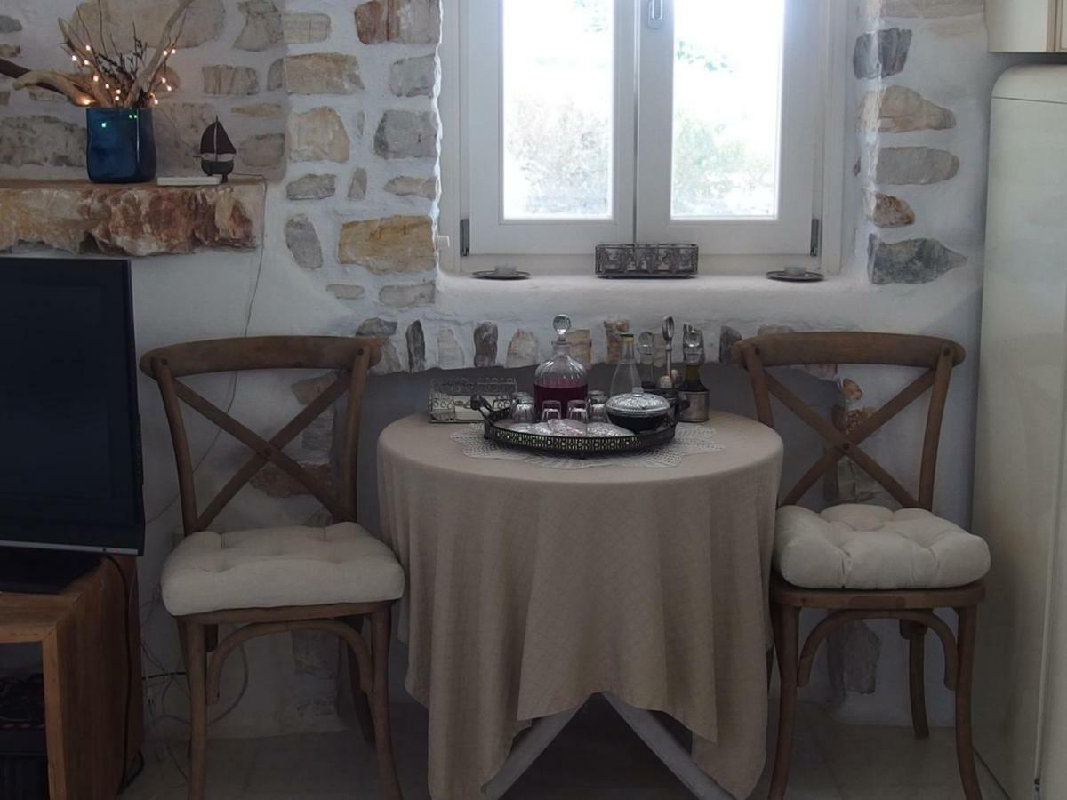 אמבלאס Villa Petradi מראה חיצוני תמונה