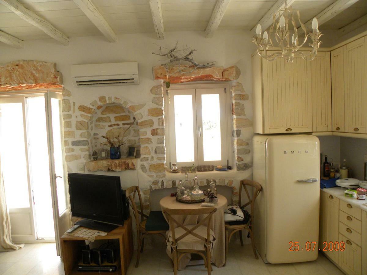 אמבלאס Villa Petradi מראה חיצוני תמונה