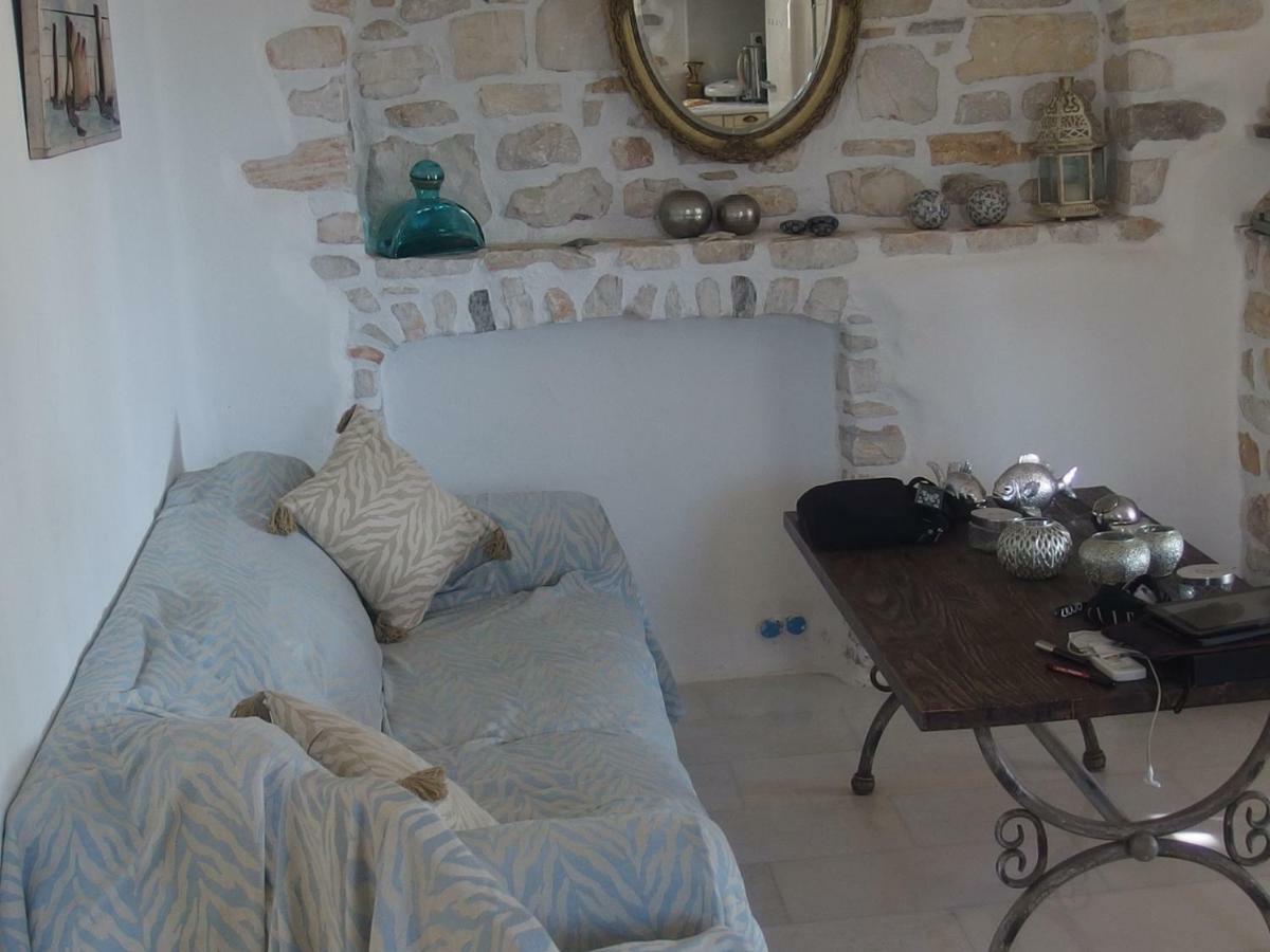 אמבלאס Villa Petradi מראה חיצוני תמונה